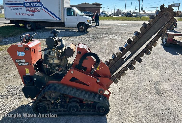 image for item NE9578 2018 Ditch Witch C30X  trencher
