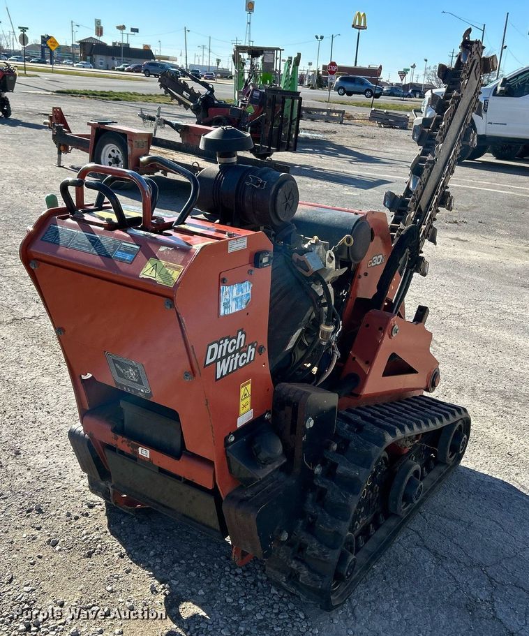 image for item NE9578 2018 Ditch Witch C30X  trencher