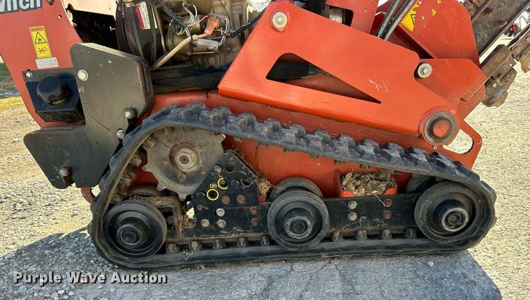 image for item NE9578 2018 Ditch Witch C30X  trencher