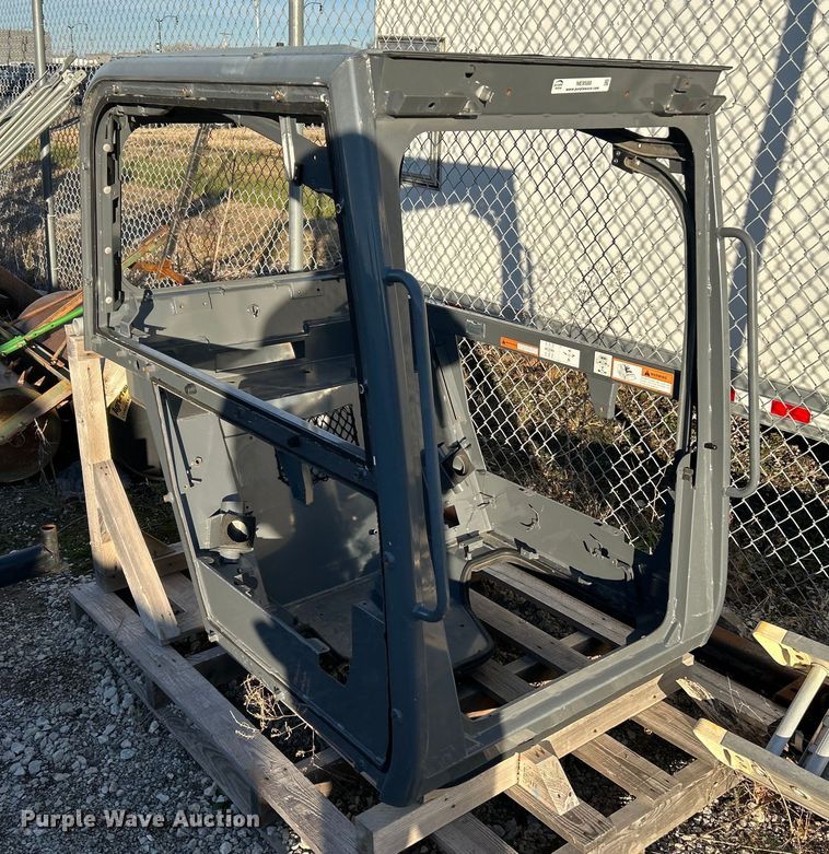 image for item NE9580 Takeuchi TL8R2  skid steer cab