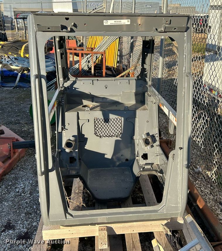 image for item NE9580 Takeuchi TL8R2  skid steer cab