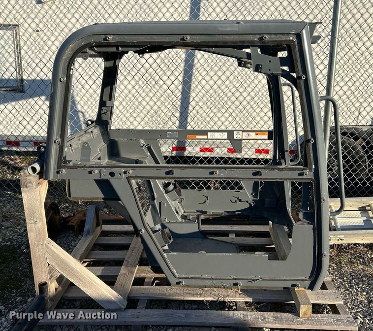 image for item NE9580 Takeuchi TL8R2  skid steer cab
