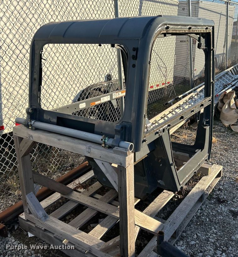 image for item NE9580 Takeuchi TL8R2  skid steer cab