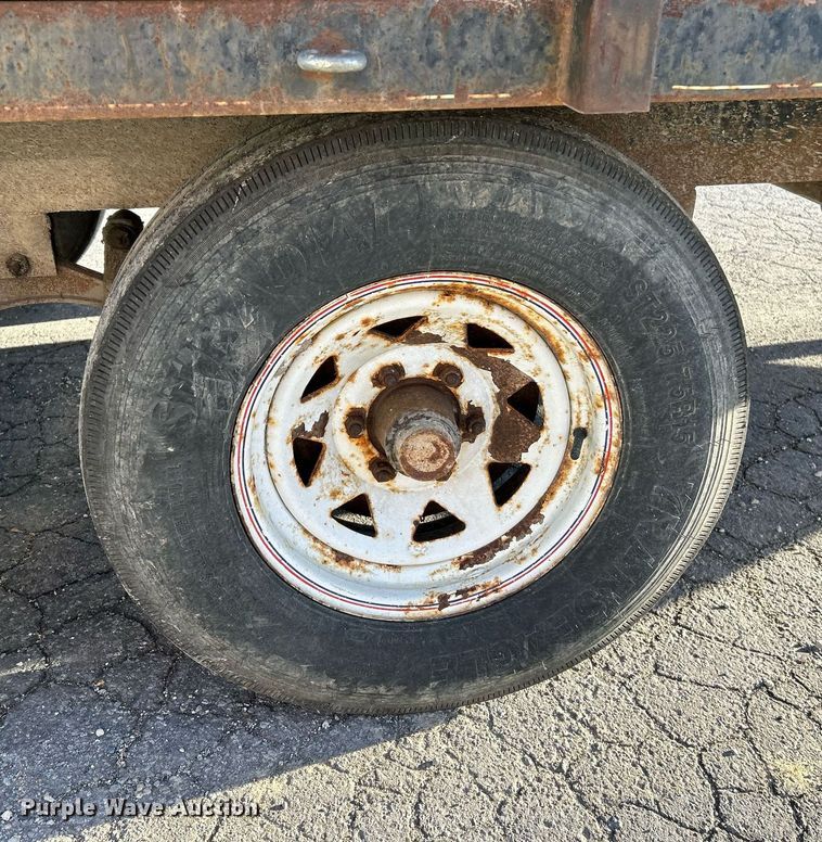 image for item NE9581 1991 Shop built  dump trailer