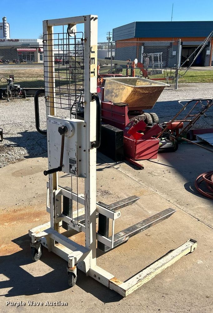 Jet pallet jack in Litchfield, IL Item NE9584 for sale Purple Wave
