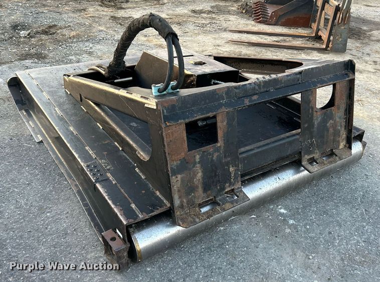 image for item NE9587 60" W skid steer rotary mower
