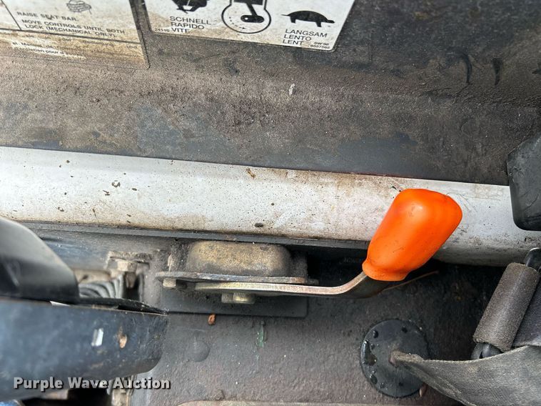 image for item NE9629 1998 Bobcat 863  skid steer loader