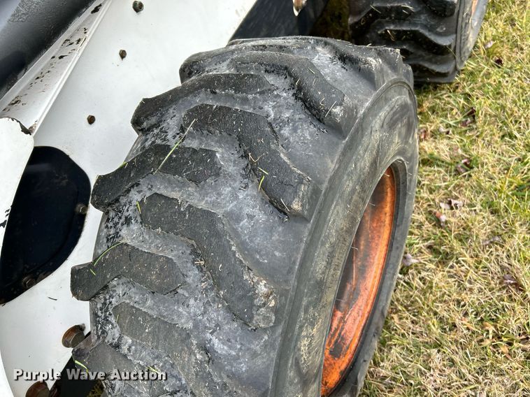 image for item NE9629 1998 Bobcat 863  skid steer loader