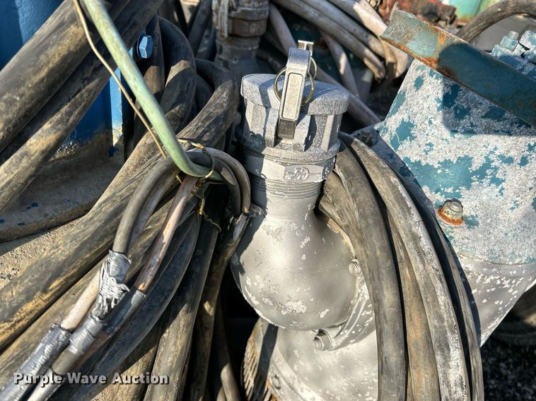 image for item NE9634 (4) submersible pumps