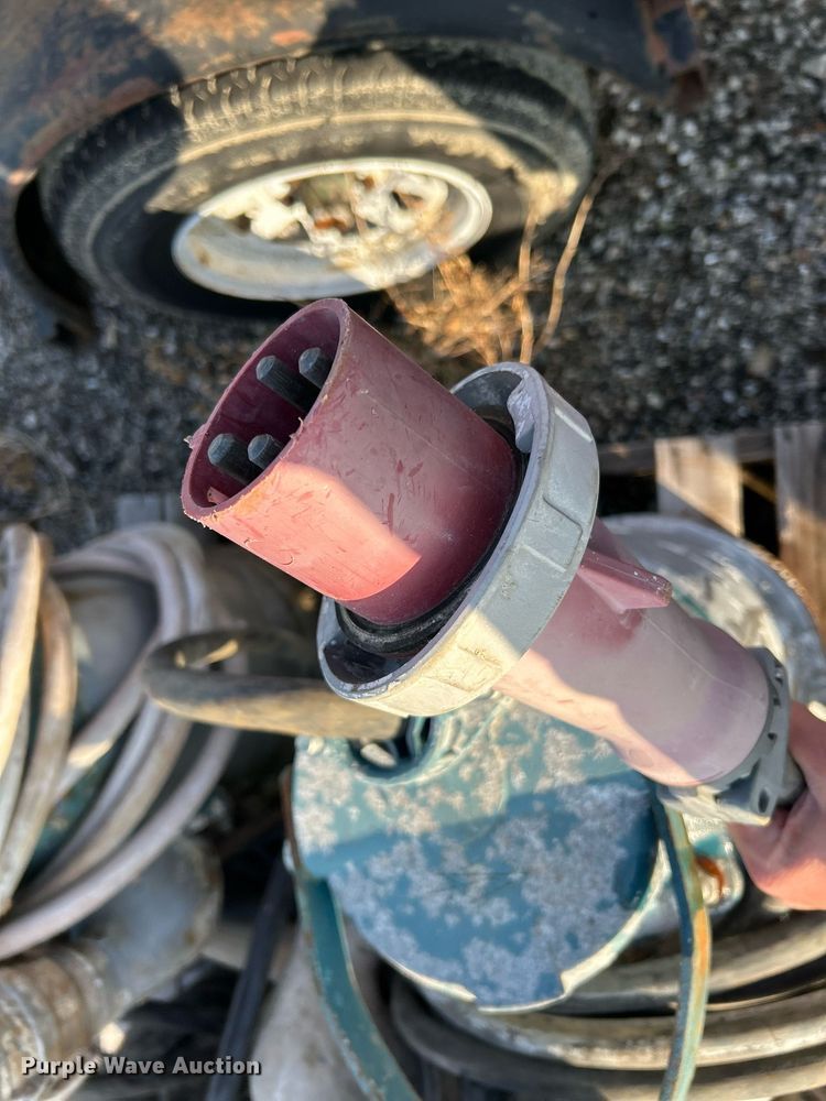 image for item NE9634 (4) submersible pumps