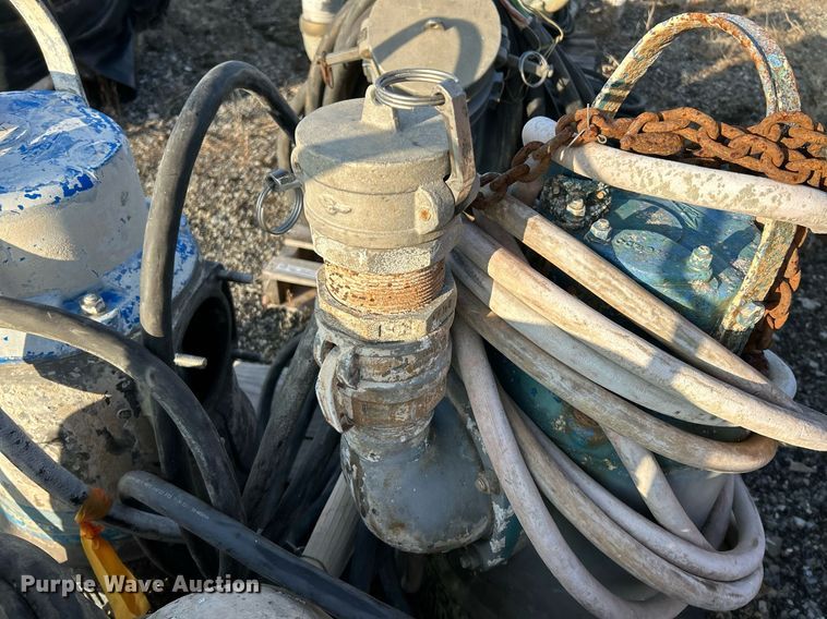 image for item NE9634 (4) submersible pumps