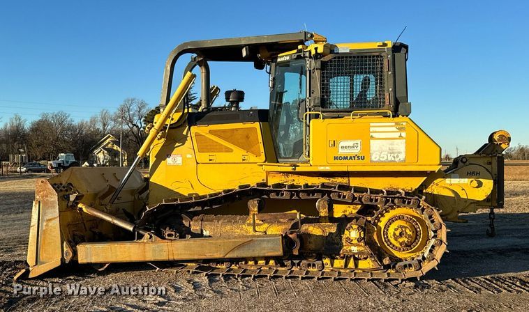 image for item NI9586 2013 Komatsu D65WX-17  dozer