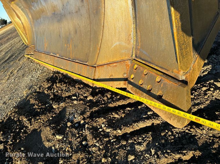 image for item NI9586 2013 Komatsu D65WX-17  dozer