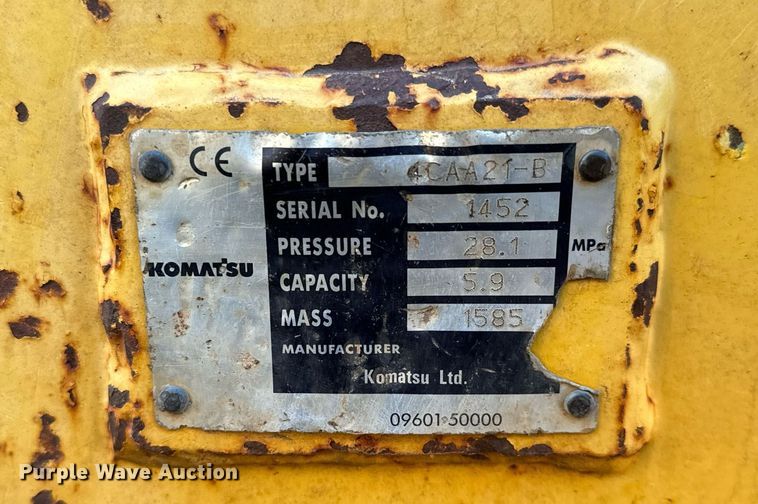 image for item NI9586 2013 Komatsu D65WX-17  dozer