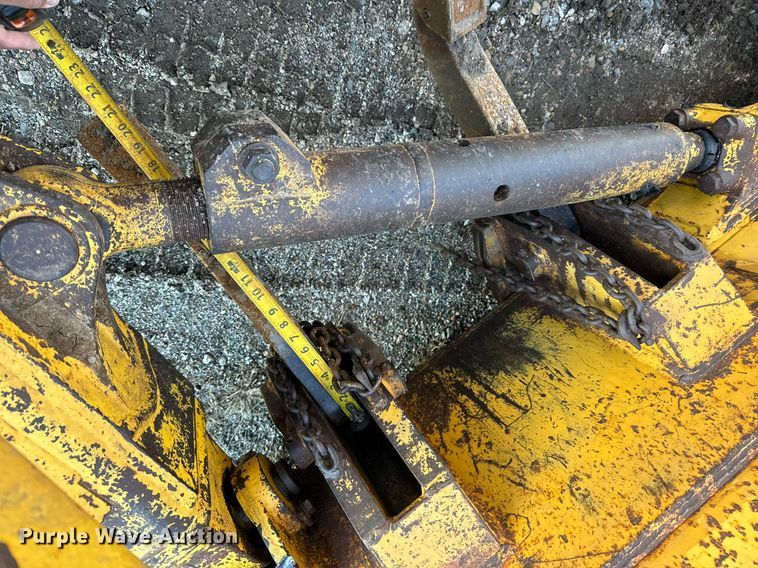 image for item NI9586 2013 Komatsu D65WX-17  dozer