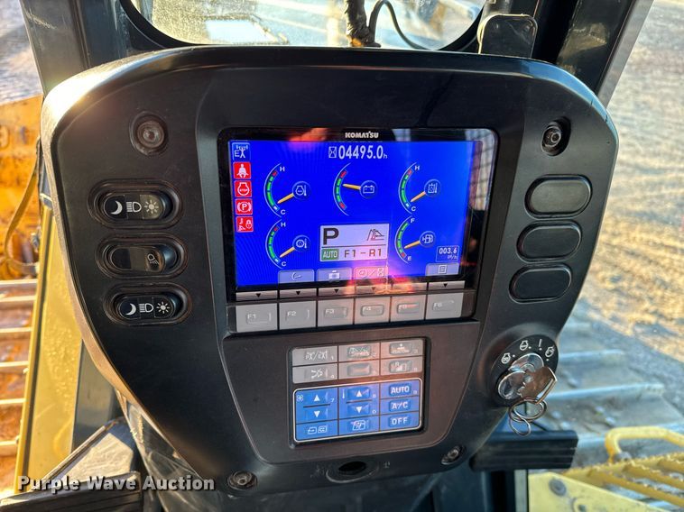 image for item NI9586 2013 Komatsu D65WX-17  dozer