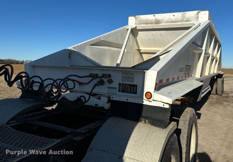image for item NI9590 2005 Corn Belt S-4202  bottom dump trailer