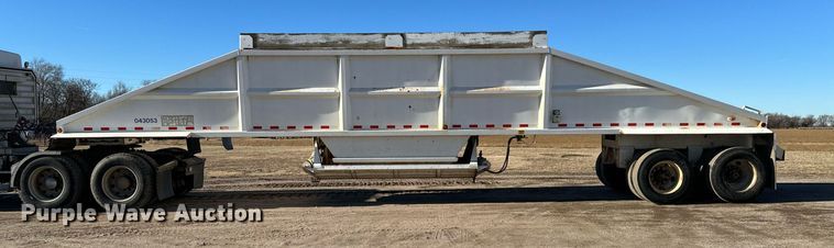 image for item NI9590 2005 Corn Belt S-4202  bottom dump trailer