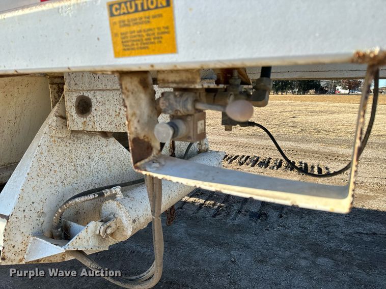 image for item NI9590 2005 Corn Belt S-4202  bottom dump trailer