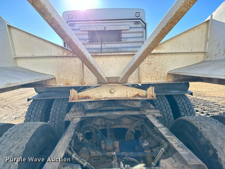 image for item NI9590 2005 Corn Belt S-4202  bottom dump trailer