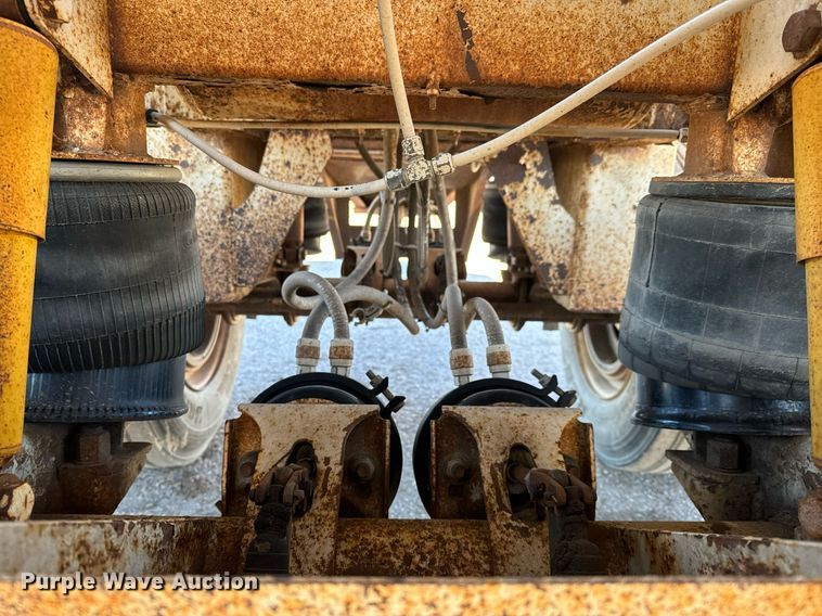 image for item NI9590 2005 Corn Belt S-4202  bottom dump trailer