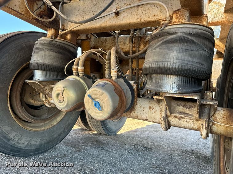 image for item NI9590 2005 Corn Belt S-4202  bottom dump trailer