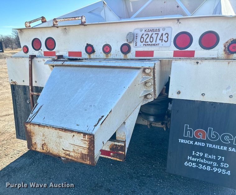 image for item NI9590 2005 Corn Belt S-4202  bottom dump trailer