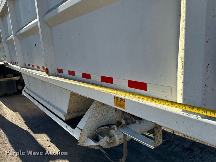 image for item NI9590 2005 Corn Belt S-4202  bottom dump trailer