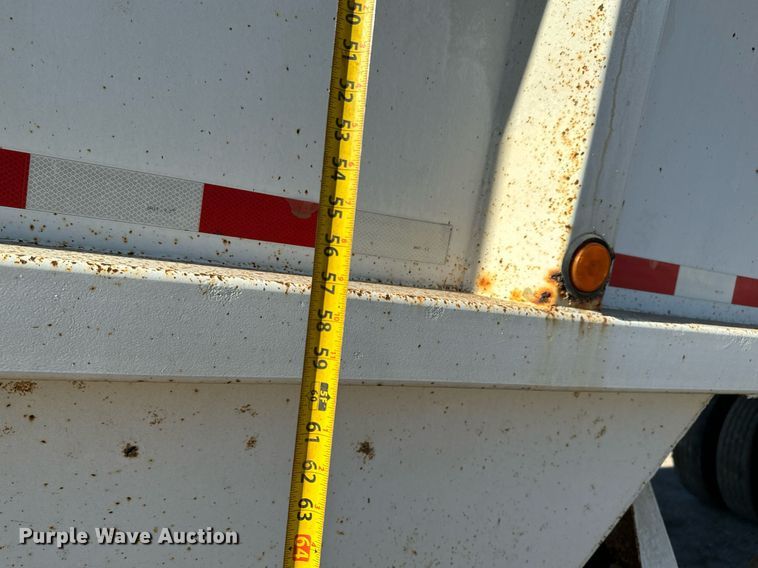 image for item NI9590 2005 Corn Belt S-4202  bottom dump trailer