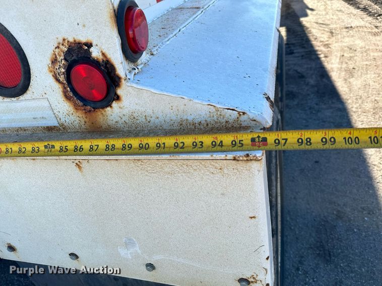 image for item NI9590 2005 Corn Belt S-4202  bottom dump trailer