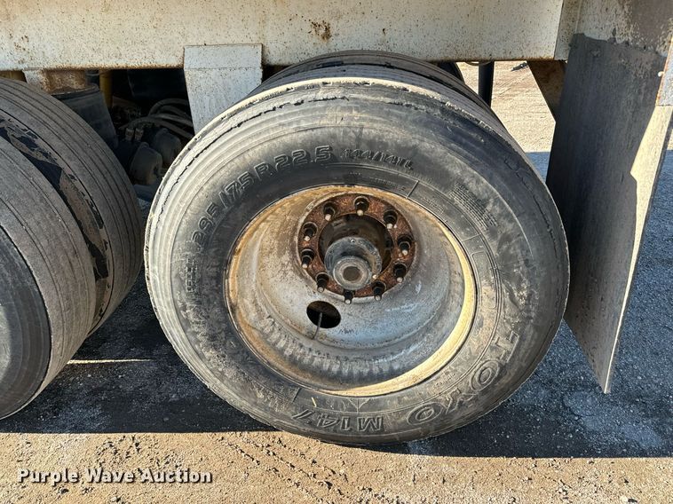 image for item NI9590 2005 Corn Belt S-4202  bottom dump trailer