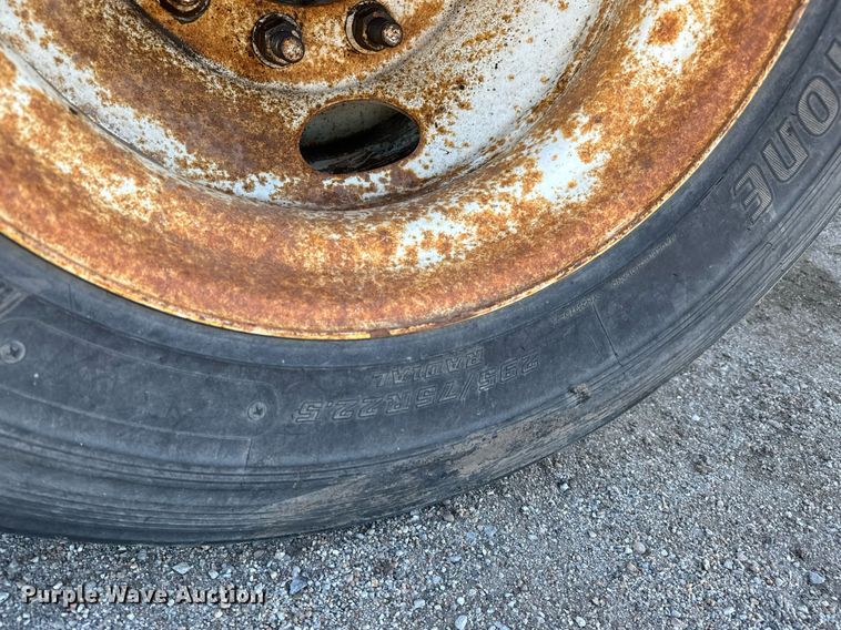 image for item NI9590 2005 Corn Belt S-4202  bottom dump trailer