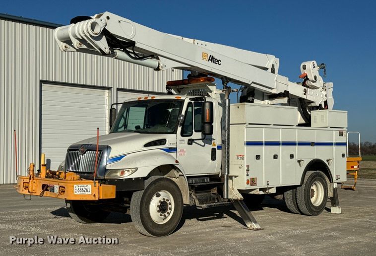 image for item NI9598 2011 International 4300  bucket truck
