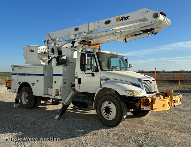 image for item NI9598 2011 International 4300  bucket truck