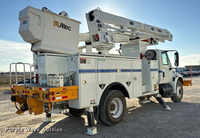 image for item NI9598 2011 International 4300  bucket truck