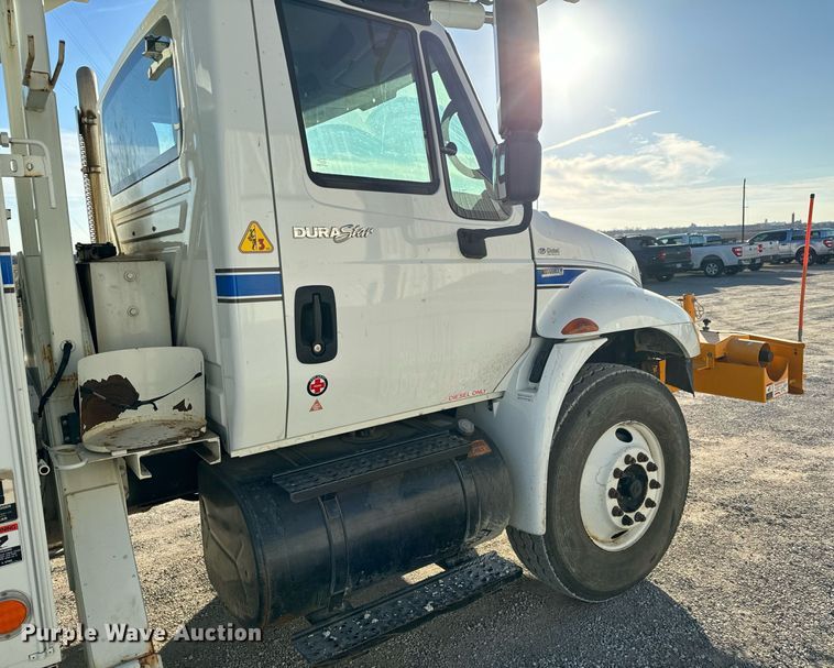 image for item NI9598 2011 International 4300  bucket truck
