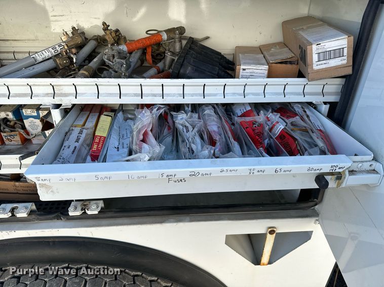 image for item NI9598 2011 International 4300  bucket truck