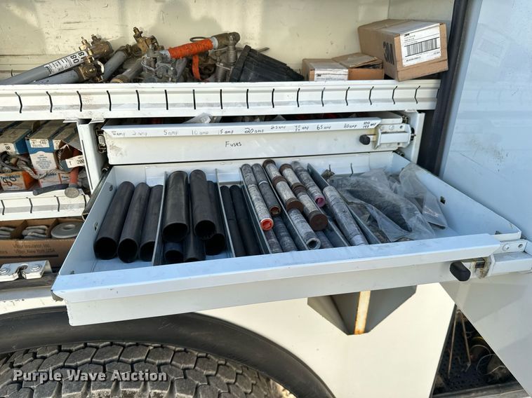 image for item NI9598 2011 International 4300  bucket truck