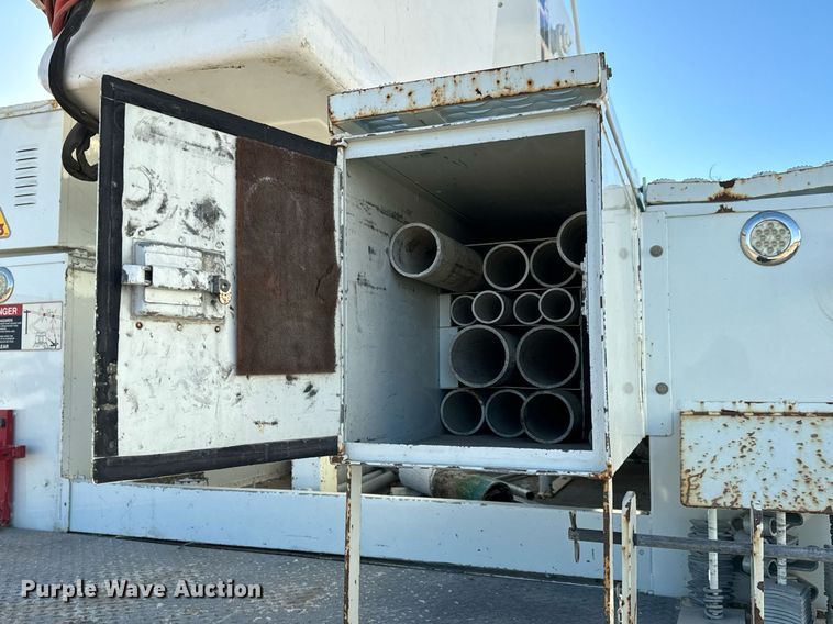 image for item NI9598 2011 International 4300  bucket truck