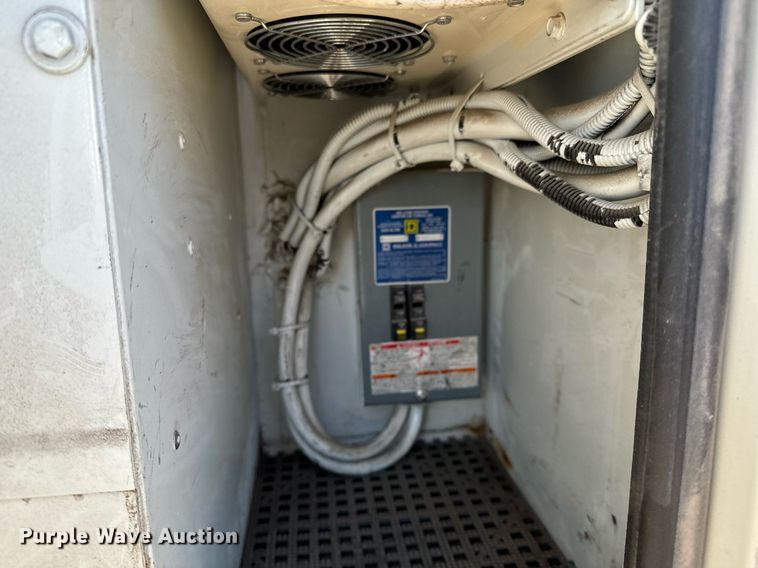 image for item NI9598 2011 International 4300  bucket truck