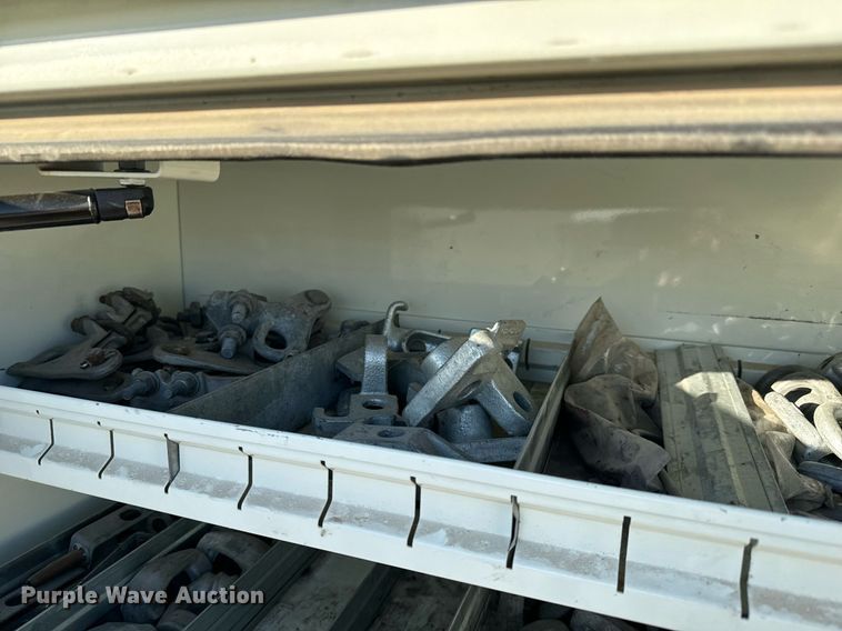 image for item NI9598 2011 International 4300  bucket truck