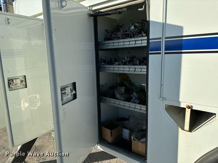 image for item NI9598 2011 International 4300  bucket truck