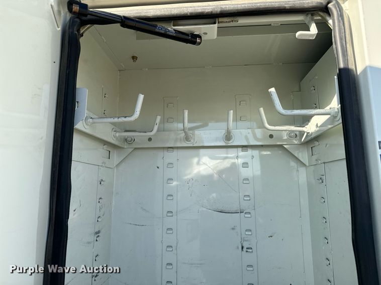 image for item NI9598 2011 International 4300  bucket truck