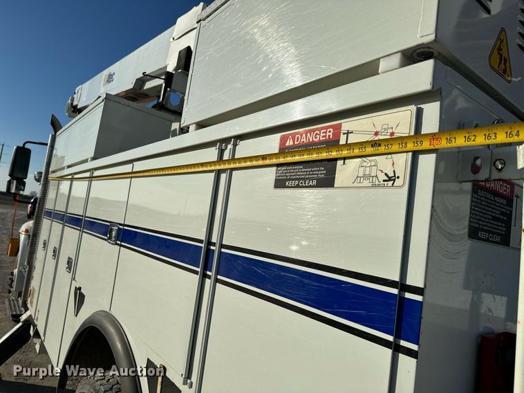 image for item NI9598 2011 International 4300  bucket truck