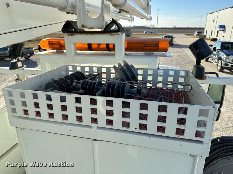 image for item NI9598 2011 International 4300  bucket truck