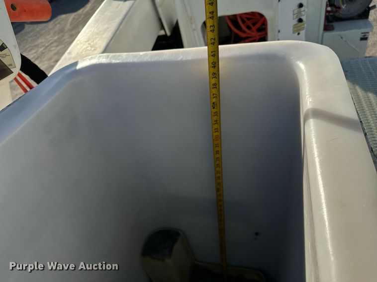 image for item NI9598 2011 International 4300  bucket truck