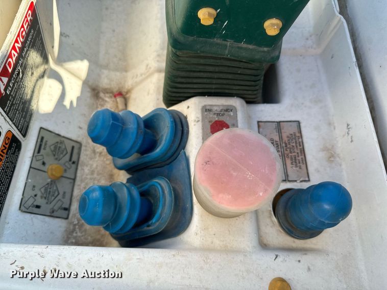 image for item NI9598 2011 International 4300  bucket truck