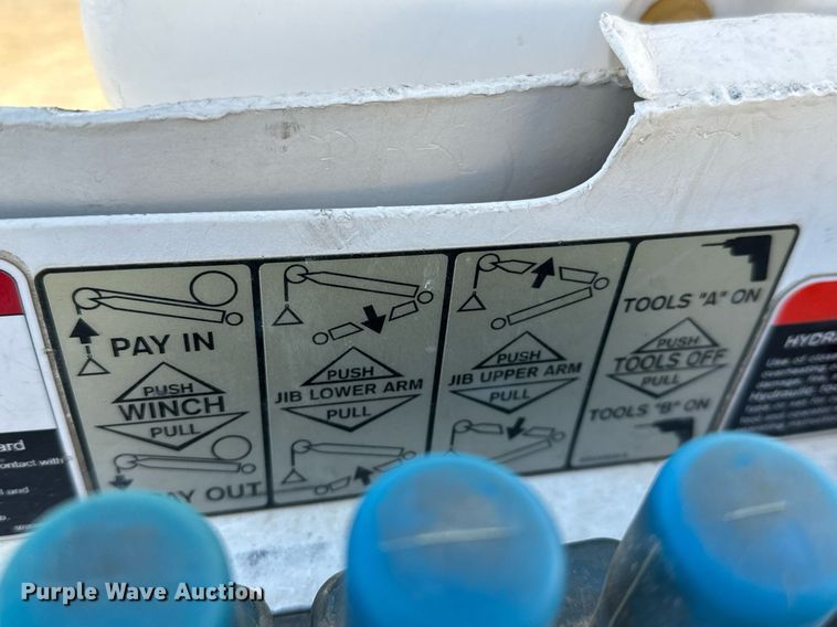 image for item NI9598 2011 International 4300  bucket truck