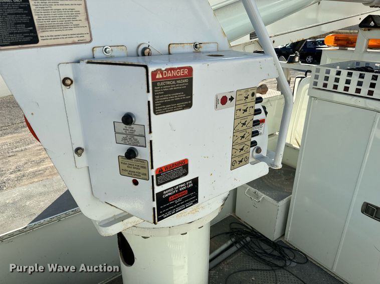 image for item NI9598 2011 International 4300  bucket truck