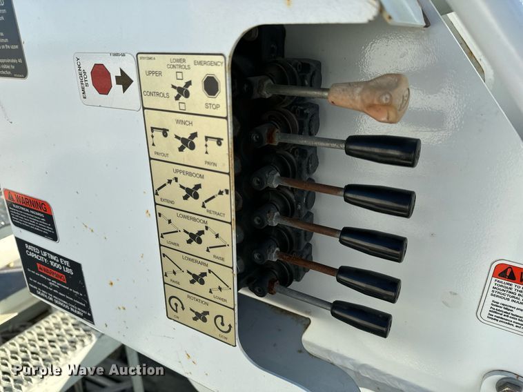 image for item NI9598 2011 International 4300  bucket truck